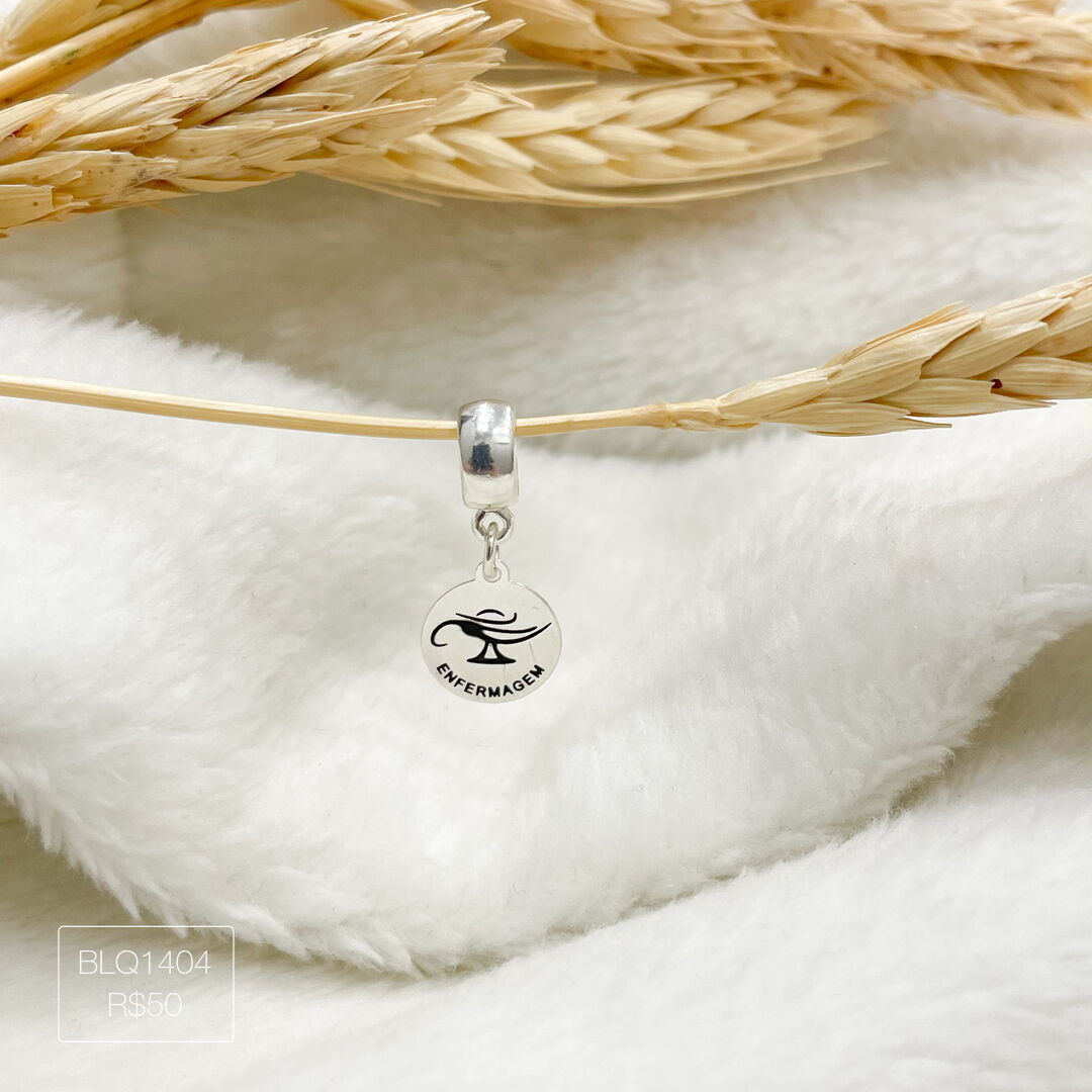 Berloque Enfermagem Pendurado Esmaltado Prateado